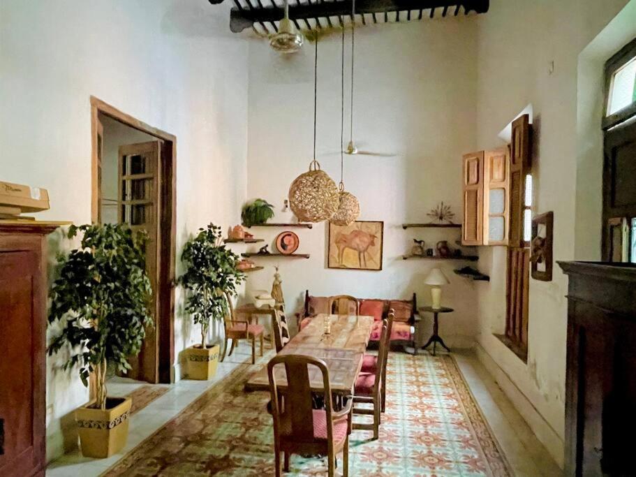 House Dzalbay Santa Lucia With Hot Tub Villa Mérida Esterno foto