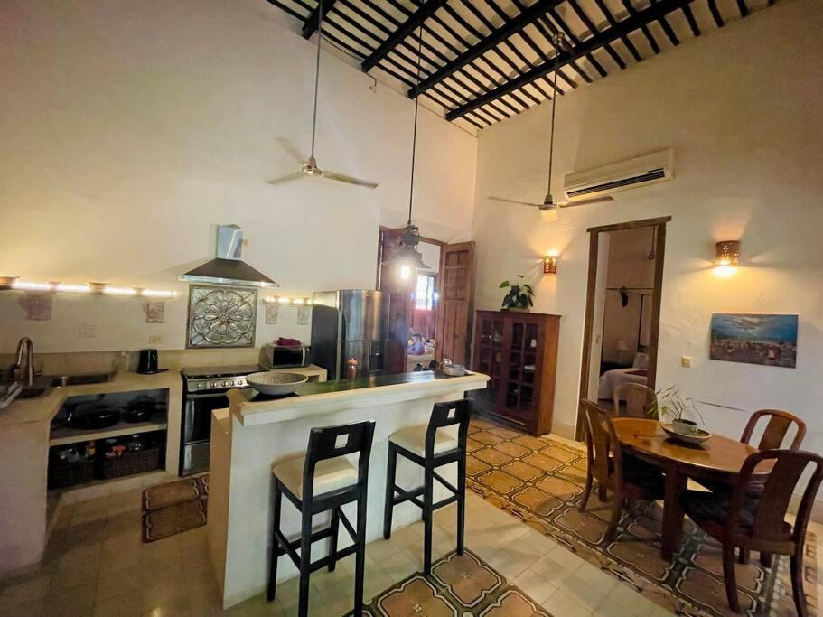 House Dzalbay Santa Lucia With Hot Tub Villa Mérida Esterno foto